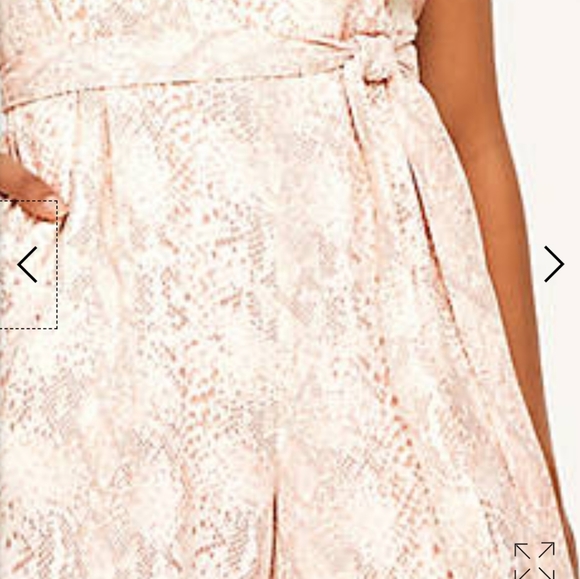 NWT SNAKE PRINT RUFFLE WRAP JUMPSUIT Size 8 - Picture 3 of 8